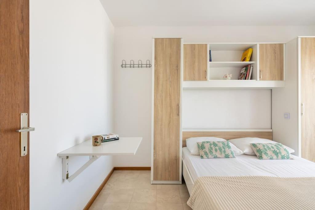 Enyoj Marjan, Beaches And View
